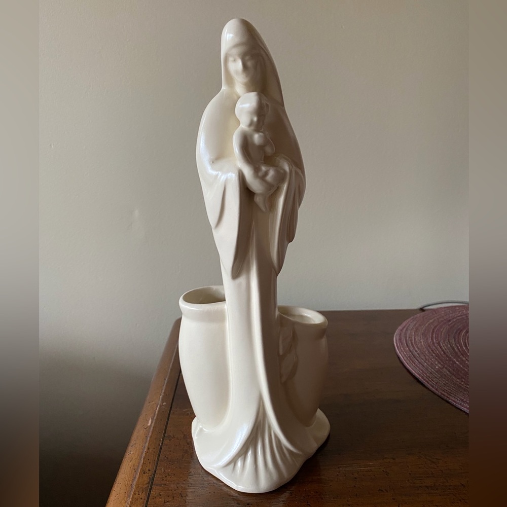 Madonna and child statue planter